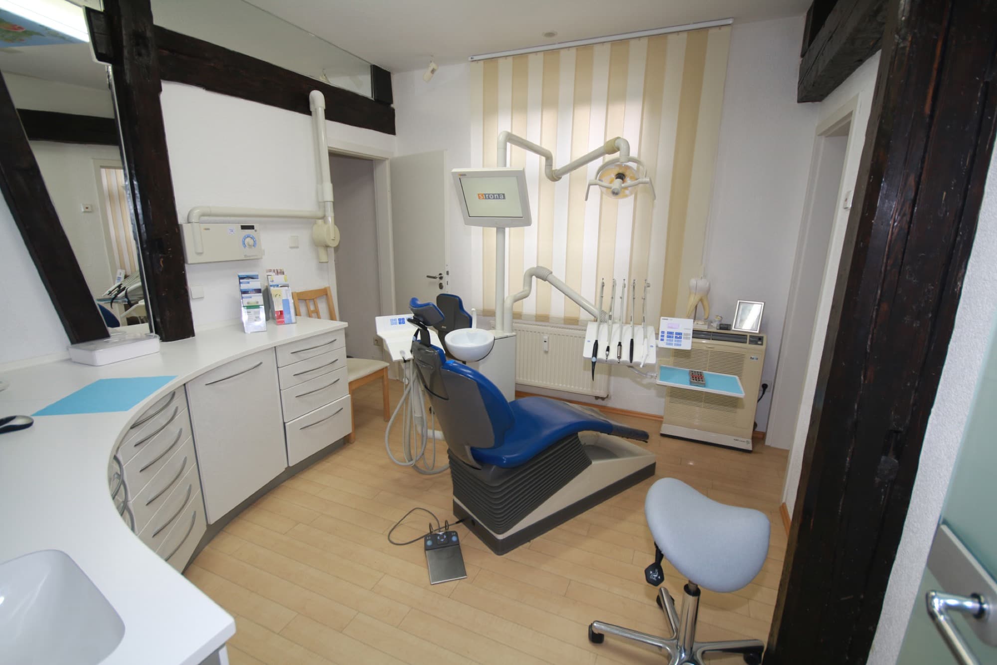 Weiteres Behandlungszimmer der Praxis